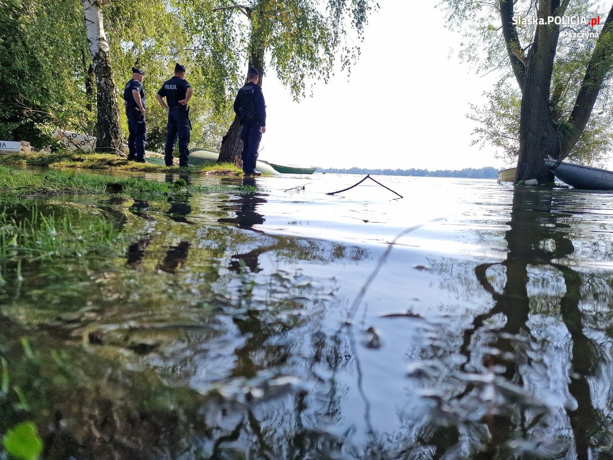 Policja patroluje rejon zbiornika Łąka [ZDJĘCIA]