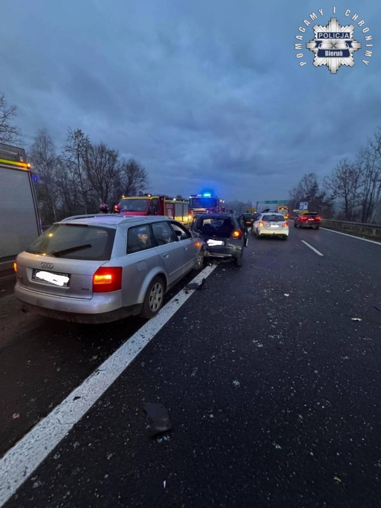 Seria Wypadków Na Drogach! Ogromny Korek Na Dtś W Katowicach